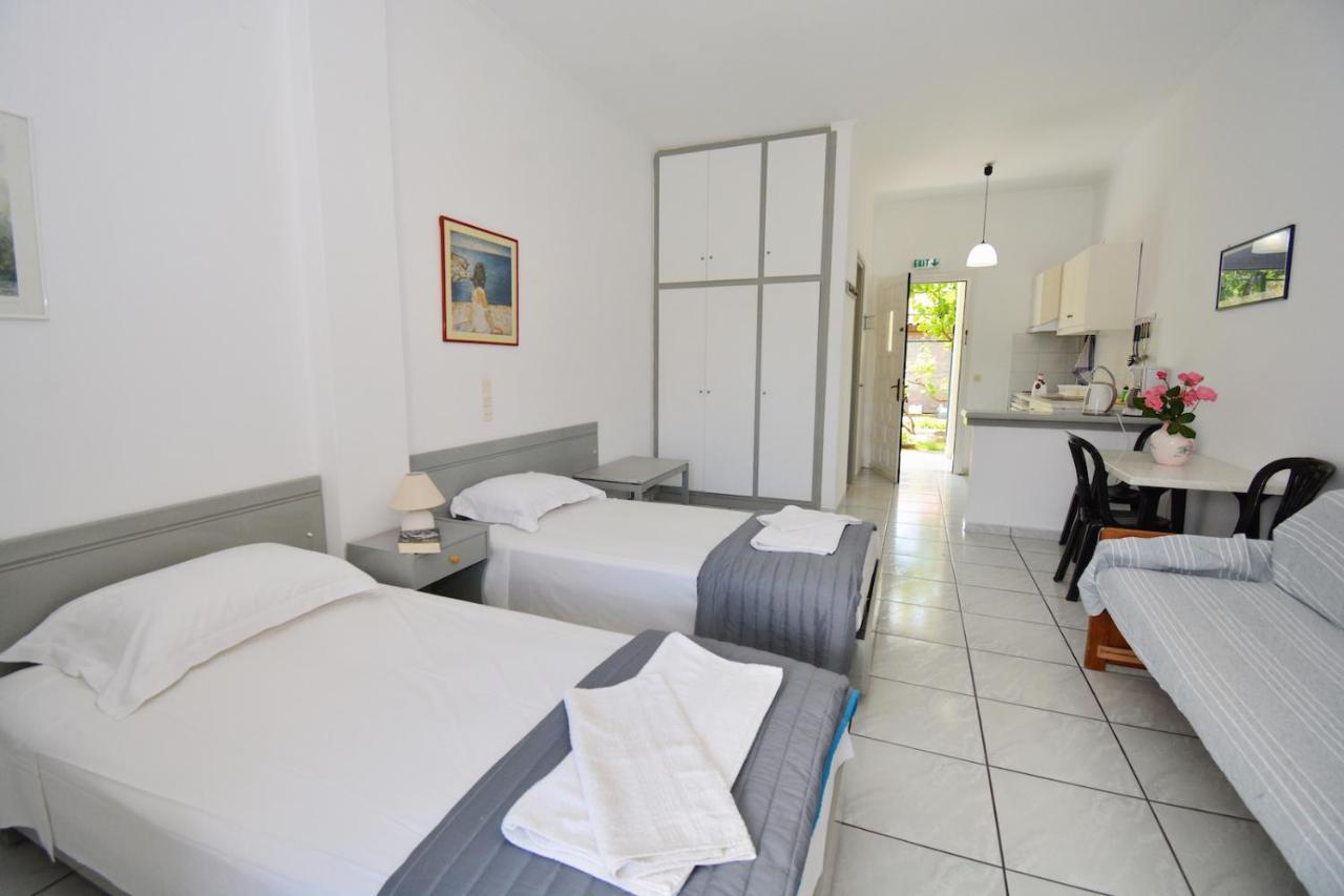 רודה Dolphin Apt & Studios -Next To The Beach מראה חיצוני תמונה