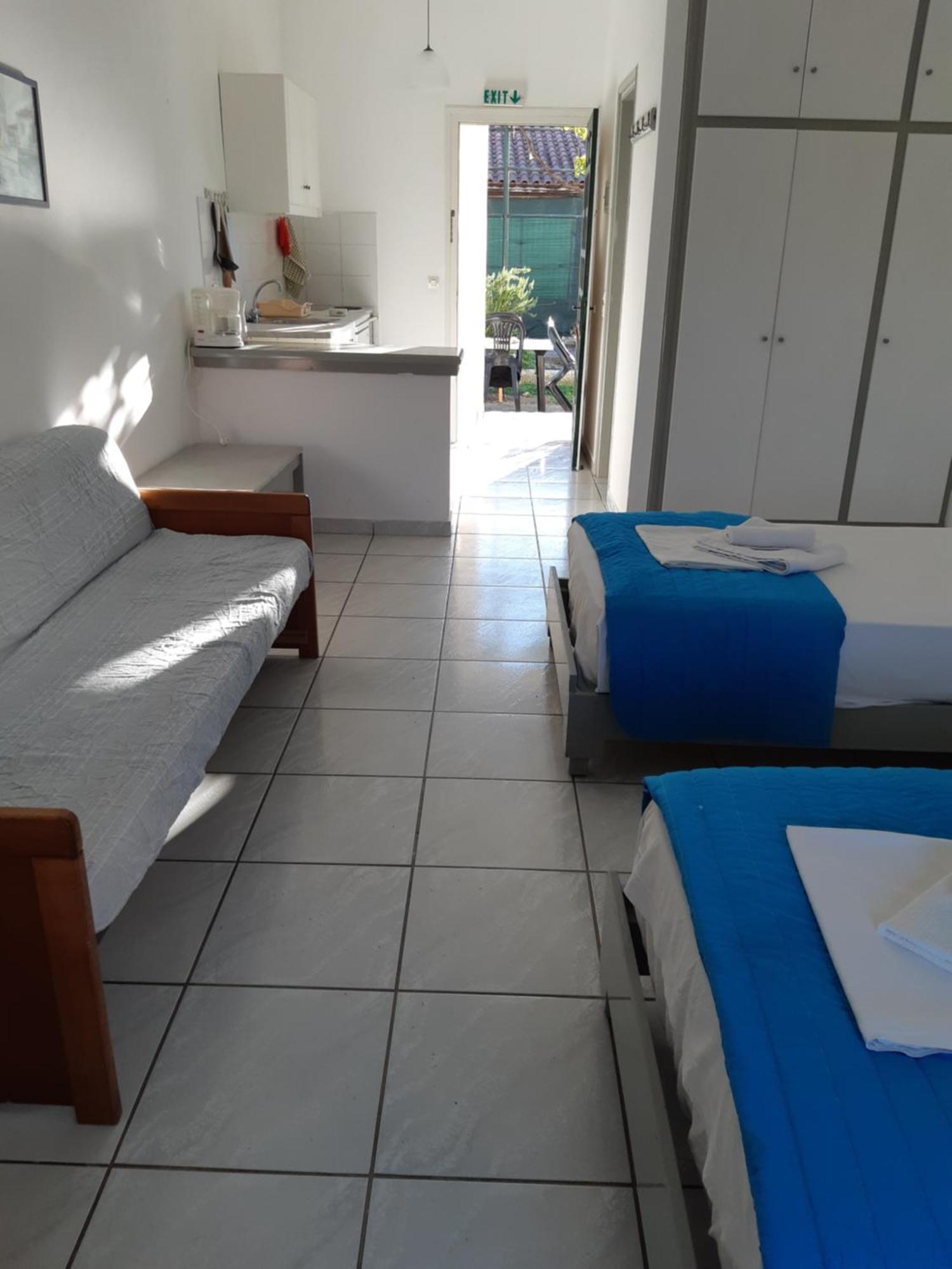 רודה Dolphin Apt & Studios -Next To The Beach מראה חיצוני תמונה